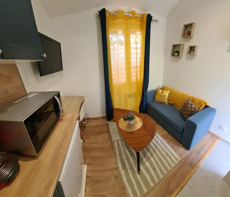 Petite Maison Cosy Dans Un Jardin. Ermont Ngoại thất bức ảnh