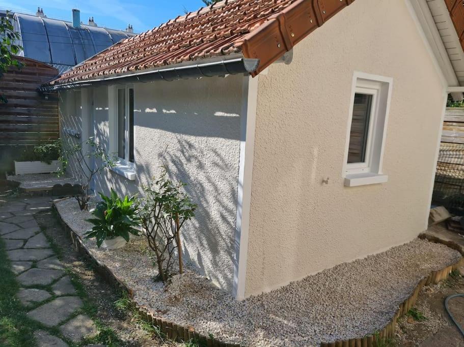 Petite Maison Cosy Dans Un Jardin. Ermont Ngoại thất bức ảnh